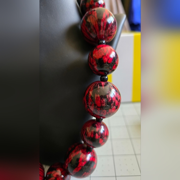 Joan Rivers Oversized beaded necklace - Picture 3 of 12